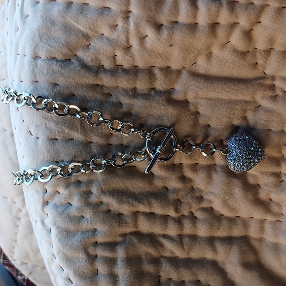 Pave crystal heart pendant w/toggle adj link chain. Silvertone - Picture 2 of 5